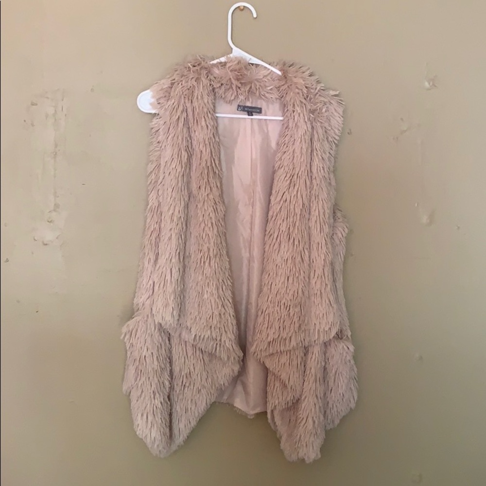 Cream/tan Faux fur vest